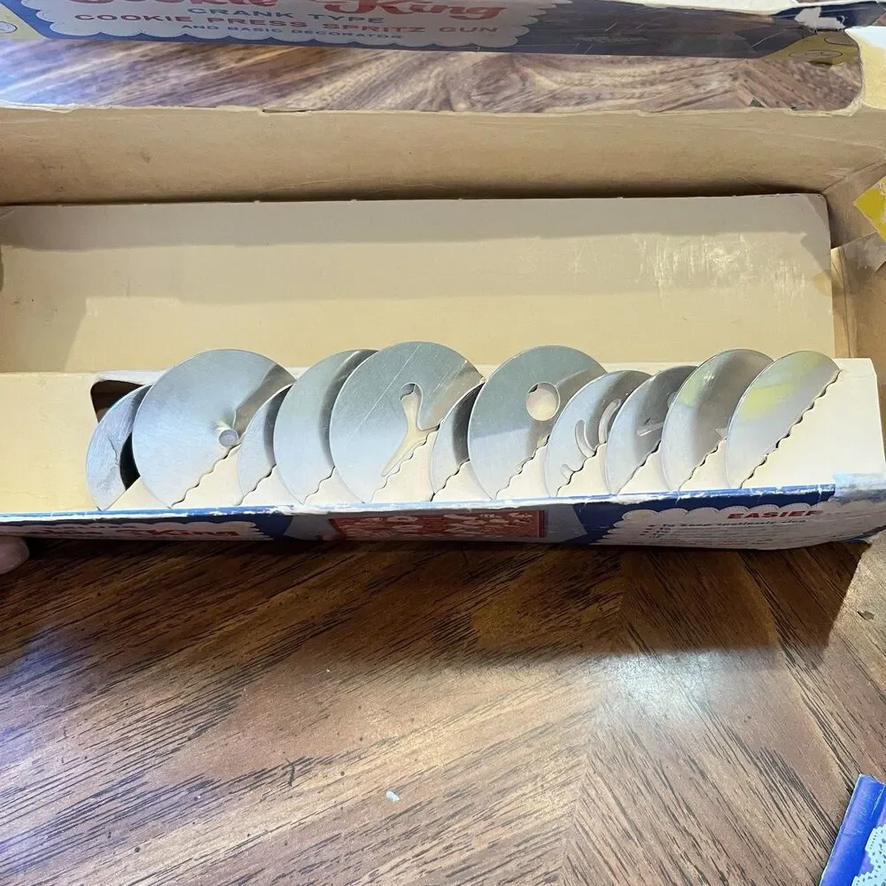 Nordic Ware Deluxe Cookie King Crank Cookie Press Spritz Gun 10 Discs